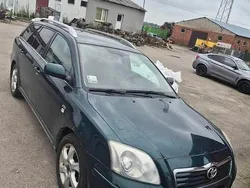 Zielony Używany 2003 Toyota Avensis Kombi | 3500 zł (Dobra cena)