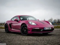 Fioletowy (metalik) Używany 2023 Porsche 718 Cayman Coupe | 325 499 zł