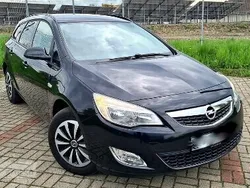 Czarny Używany 2011 Opel Astra Enjoy Sedan/Limuzyna | 24 990 zł (Uczciwa cena)