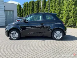 Czarny Używany 2022 Fiat 500e Hatchback | 61 500 zł