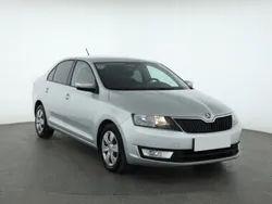 Srebrny Używany 2015 Skoda Rapid Hatchback | 16 999 zł (Uczciwa cena)