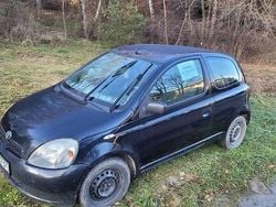 Czarny Używany 2001 Toyota Yaris | 1999 zł (Dobra cena)