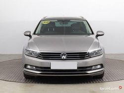 Srebrny Używany 2015 VW Passat Kombi | 52 999 zł (Dość drogi)