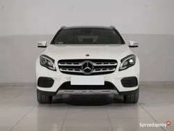 Biały Używany 2017 Mercedes GLA200 SUV | 87 999 zł (Uczciwa cena)