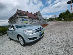 Zielony (metalik, perła) Używany 2010 Opel Astra Kombi | 12 500 zł (Dobra cena)