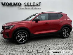 Czerwony Używany 2025 Volvo XC40 SUV | 174 900 zł (Uczciwa cena)