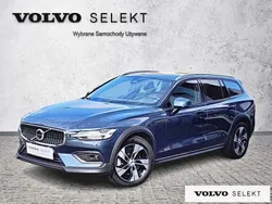 Niebieski Używany 2024 Volvo V60 CC Kombi | 204 900 zł (Super Cena)