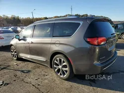 Srebrny (metalik) Używany 2018 Chrysler Pacifica SUV | 35 500 zł