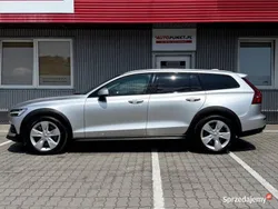 Używany 2022 Volvo V60 CC Kombi | 139 900 zł (Dobra cena)