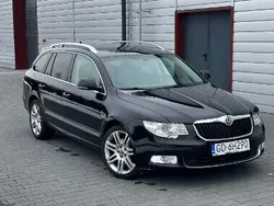 Inny kolor Używany 2011 Skoda Superb Kombi | 25 997 zł (Dobra cena)