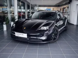 Jet black metallic Używany 2023 Porsche Taycan GTS Sport Turismo Sedan/Limuzyna | 480 300 zł