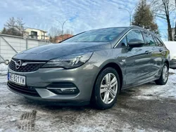 Szary (metalik) Używany 2020 Opel Astra Kombi | 44 900 zł (Uczciwa cena)