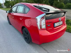 Czerwony Używany 2015 Toyota Prius Hatchback | 45 500 zł (Super Cena)