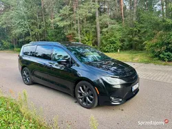 Używany 2019 Chrysler Pacifica Touring SUV | 100 000 zł (Uczciwa cena)