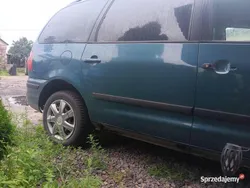 Zielony Używany 2003 VW Sharan Minivan | 2999 zł