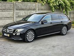 Czarny (metalik) Używany 2018 Mercedes E220 Kombi | 63 900 zł (Super Cena)