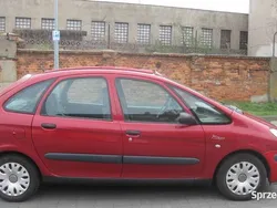 Bordowy Używany 2001 Citroën Xsara Picasso Minivan | 3200 zł (Uczciwa cena)