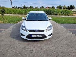 Biały Używany 2009 Ford Focus Hatchback | 16 500 zł (Uczciwa cena)