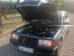 Szary Używany 1987 Mercedes 190 | 15 500 zł
