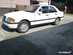 Używany 1993 Mercedes 180 Sedan/Limuzyna | 8900 zł