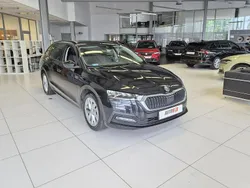 Czarny (metalik) Używany 2022 Skoda Octavia Kombi | 74 900 zł (Uczciwa cena)