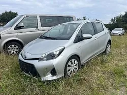 Srebrny Używany 2014 Toyota Yaris Hybrid Hatchback | 19 900 zł