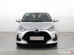 Srebrny Używany 2021 Toyota Yaris Hybrid Hatchback | 76 999 zł (Uczciwa cena)