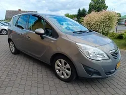 Beżowy Używany 2013 Opel Meriva Minivan | 26 200 zł (Dość drogi)