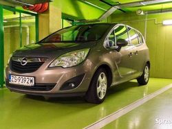 Srebrny Używany 2011 Opel Meriva Minivan | 25 000 zł (Uczciwa cena)