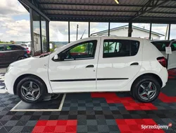 Biały Używany 2018 Dacia Sandero Hatchback | 25 900 zł (Super Cena)