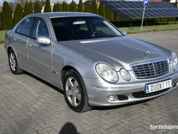 Srebrny (metalik) Używany 2003 Mercedes E240 Sedan/Limuzyna | 19 900 zł