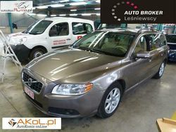 Beżowy Używany 2010 Volvo V70 Kombi | 46 300 zł