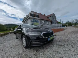 Czarny (metalik) Używany 2020 Skoda Octavia Ambiente Kombi | 79 900 zł (Dość drogi)