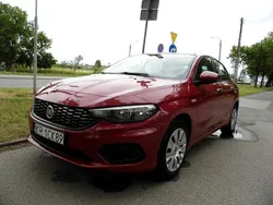 Czerwony Używany 2018 Fiat Tipo Sedan/Limuzyna | 33 900 zł (Uczciwa cena)