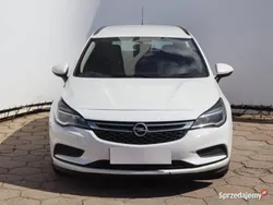 Biały Używany 2018 Opel Astra Kombi | 37 499 zł (Uczciwa cena)