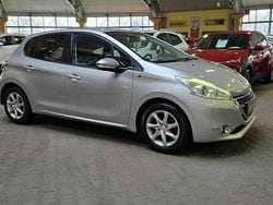 Srebrny (metalik) Używany 2015 Peugeot 208 Hatchback | 24 800 zł (Uczciwa cena)