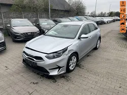 Srebrny (metalik) Używany 2023 Kia Ceed 2 Hatchback | 37 900 zł