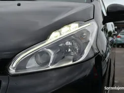 Czarny Używany 2017 Peugeot 208 Allure Hatchback | 27 900 zł (Super Cena)