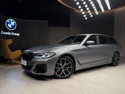 Skyskraper metalizowany Używany 2022 BMW 520 Shadowline Kombi | 169 900 zł (Drogi)