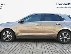 Brązowy Używany 2023 Hyundai i30 Hatchback | 76 300 zł (Dość drogi)