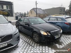 Czarny Używany 2010 Mercedes E200 Sedan/Limuzyna | 32 000 zł