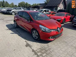 Czerwony Używany 2015 Renault Clio IV Hatchback | 21 900 zł