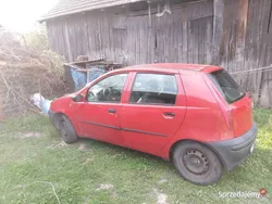 Czerwony Używany 2003 Fiat Punto Hatchback | 1800 zł