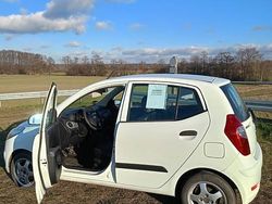 Biały Używany 2011 Hyundai i10 Hatchback | 9900 zł (Uczciwa cena)