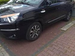 Czarny Używany 2016 Ssangyong (KGM) Rodius Sapphire Minivan | 49 000 zł