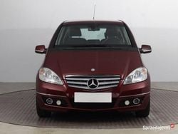 Bordowy Używany 2011 Mercedes A160 Hatchback | 16 999 zł (Uczciwa cena)