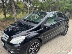 Czarny Używany 2011 Mercedes A180 Hatchback | 21 800 zł (Dość drogi)