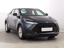 Niebieski Używany 2024 Toyota C-HR SUV | 113 999 zł (Uczciwa cena)