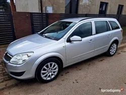 Srebrny Używany 2009 Opel Astra Kombi | 9900 zł (Dobra cena)