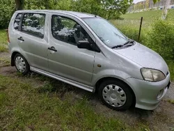Srebrny Używany 2001 Daihatsu YRV Minivan | 2800 zł